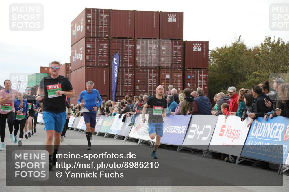 03.10.2025 - Köhlbrandbrückenlauf Yannick Fuchs http://msf.ph/oto/8986210 03.10.2025 16:11:05 Ziel 7291, 7363, 8059, 8220, 8490, 8592, 8923, 9201, 9218, 9474, 9710, 9726 meine-sportfotos.de