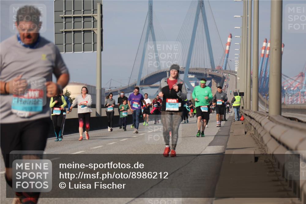 03.10.2025 - Köhlbrandbrückenlauf Luisa Fischer http://msf.ph/oto/8986212 03.10.2025 11:19:03 Position 3  meine-sportfotos.de