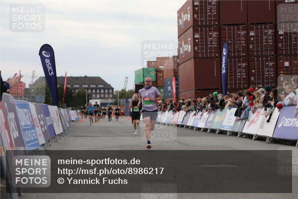 03.10.2025 - Köhlbrandbrückenlauf Yannick Fuchs http://msf.ph/oto/8986217 03.10.2025 15:58:28 Ziel 7095, 7121, 9057, 9340, 9659, 9715 meine-sportfotos.de