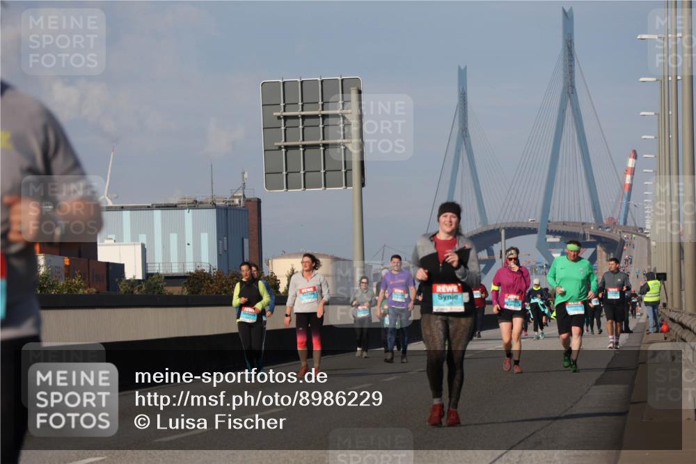 03.10.2025 - Köhlbrandbrückenlauf Luisa Fischer http://msf.ph/oto/8986229 03.10.2025 11:19:06 Position 3  meine-sportfotos.de