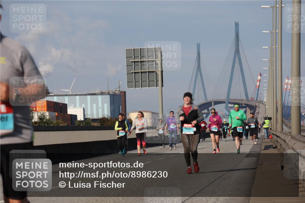 03.10.2025 - Köhlbrandbrückenlauf Luisa Fischer http://msf.ph/oto/8986230 03.10.2025 11:19:06 Position 3  meine-sportfotos.de