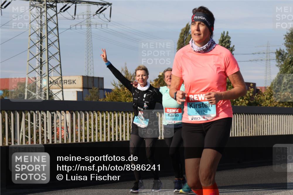 03.10.2025 - Köhlbrandbrückenlauf Luisa Fischer http://msf.ph/oto/8986241 03.10.2025 11:19:08 Position 3 2926, 2927, 2612 meine-sportfotos.de