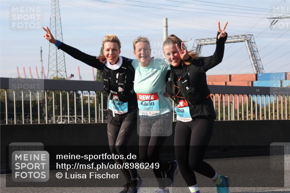 03.10.2025 - Köhlbrandbrückenlauf Luisa Fischer http://msf.ph/oto/8986249 03.10.2025 11:19:11 Position 3 2928, 2927, 2926, 780 meine-sportfotos.de