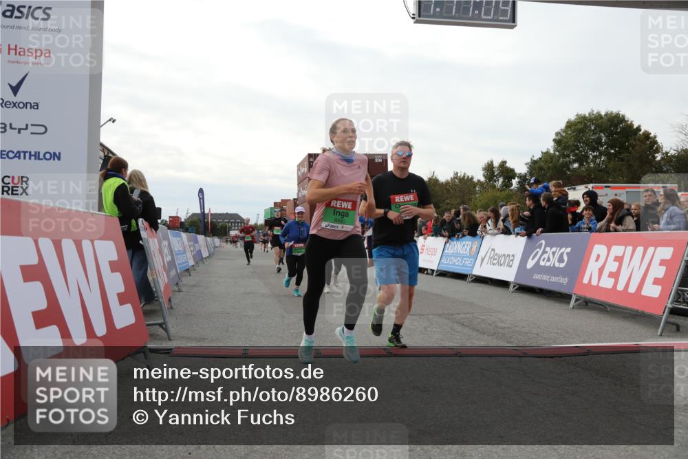 03.10.2025 - Köhlbrandbrückenlauf Yannick Fuchs http://msf.ph/oto/8986260 03.10.2025 16:11:07 Ziel 7291, 7363, 7591, 8059, 8220, 8490, 8592, 8923, 9218, 9710, 9726 meine-sportfotos.de