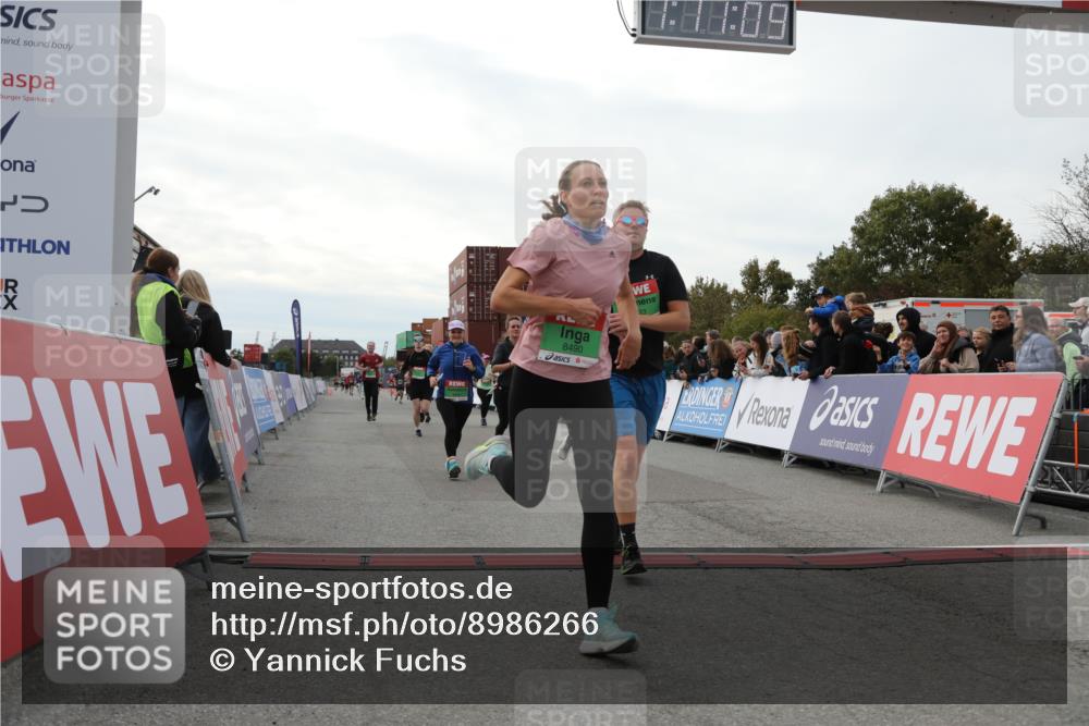 03.10.2025 - Köhlbrandbrückenlauf Yannick Fuchs http://msf.ph/oto/8986266 03.10.2025 16:11:07 Ziel 7291, 7363, 7591, 8059, 8220, 8490, 8592, 8923, 9218, 9710, 9726 meine-sportfotos.de