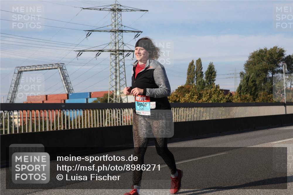 03.10.2025 - Köhlbrandbrückenlauf Luisa Fischer http://msf.ph/oto/8986271 03.10.2025 11:19:18 Position 3 2426 meine-sportfotos.de