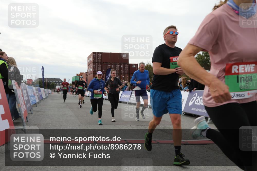 03.10.2025 - Köhlbrandbrückenlauf Yannick Fuchs http://msf.ph/oto/8986278 03.10.2025 16:11:08 Ziel 7291, 7363, 7515, 7591, 8059, 8220, 8490, 8592, 8923, 9218, 9710, 9726 meine-sportfotos.de