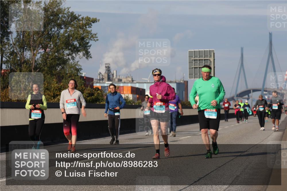 03.10.2025 - Köhlbrandbrückenlauf Luisa Fischer http://msf.ph/oto/8986283 03.10.2025 11:19:22 Position 3 2109, 2479, 2839 meine-sportfotos.de