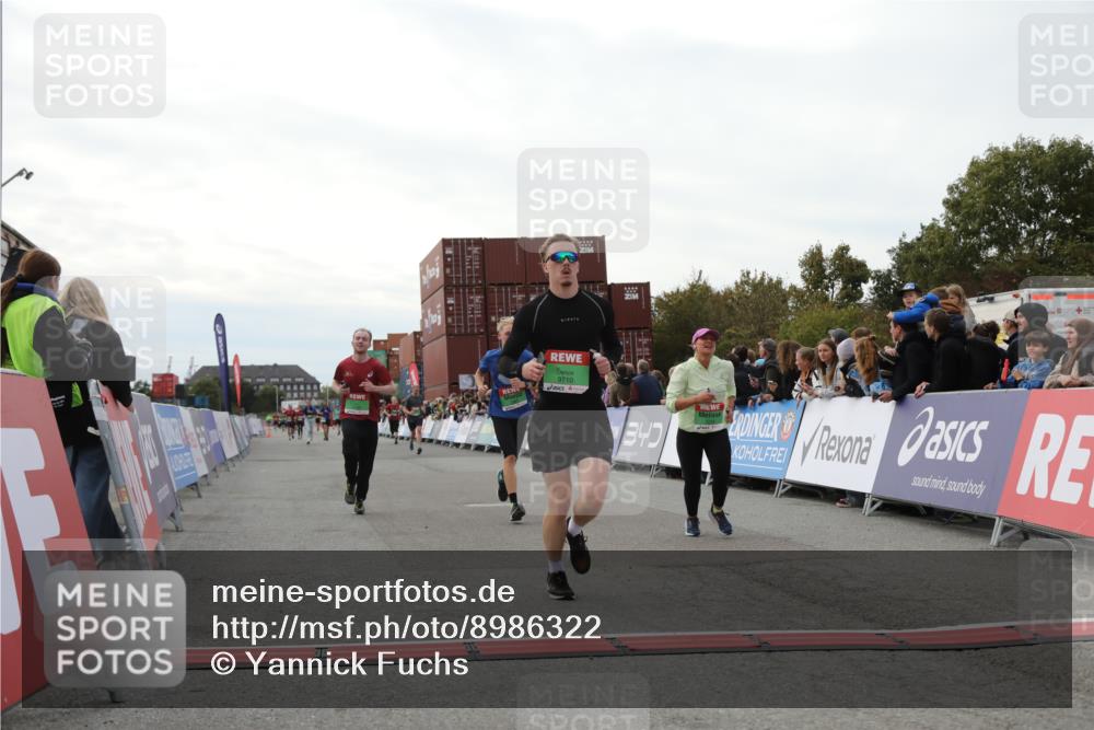 03.10.2025 - Köhlbrandbrückenlauf Yannick Fuchs http://msf.ph/oto/8986322 03.10.2025 16:11:11 Ziel 7291, 7363, 7515, 7591, 8059, 8490, 8592, 8923, 9218, 9710, 9726 meine-sportfotos.de