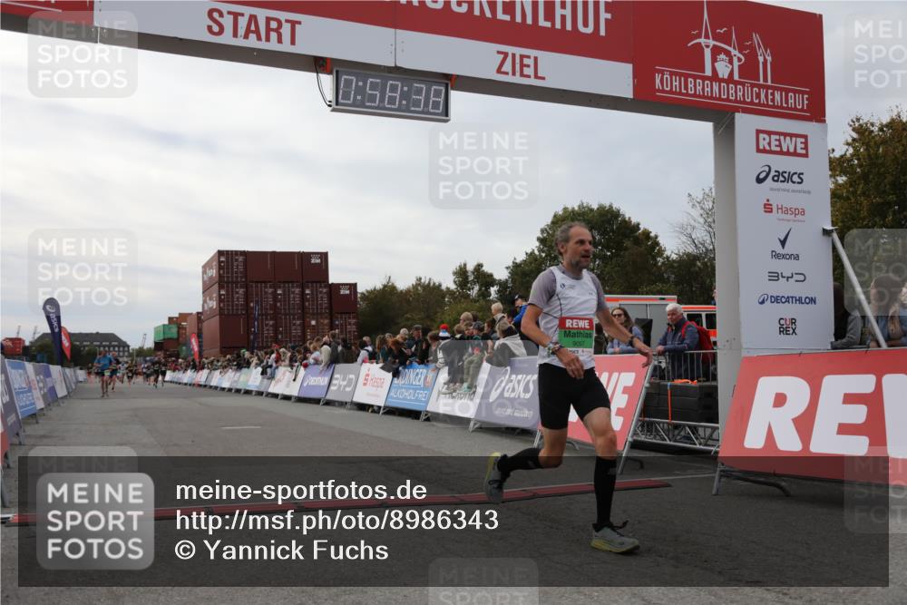 03.10.2025 - Köhlbrandbrückenlauf Yannick Fuchs http://msf.ph/oto/8986343 03.10.2025 15:58:37 Ziel 7017, 7176, 9057, 9582, 9715 meine-sportfotos.de
