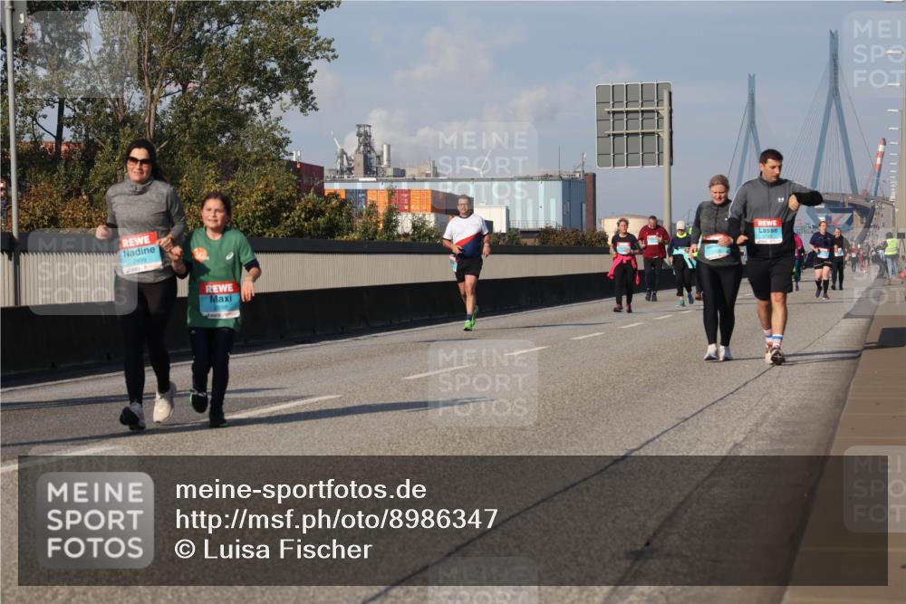03.10.2025 - Köhlbrandbrückenlauf Luisa Fischer http://msf.ph/oto/8986347 03.10.2025 11:19:32 Position 3 2899 meine-sportfotos.de