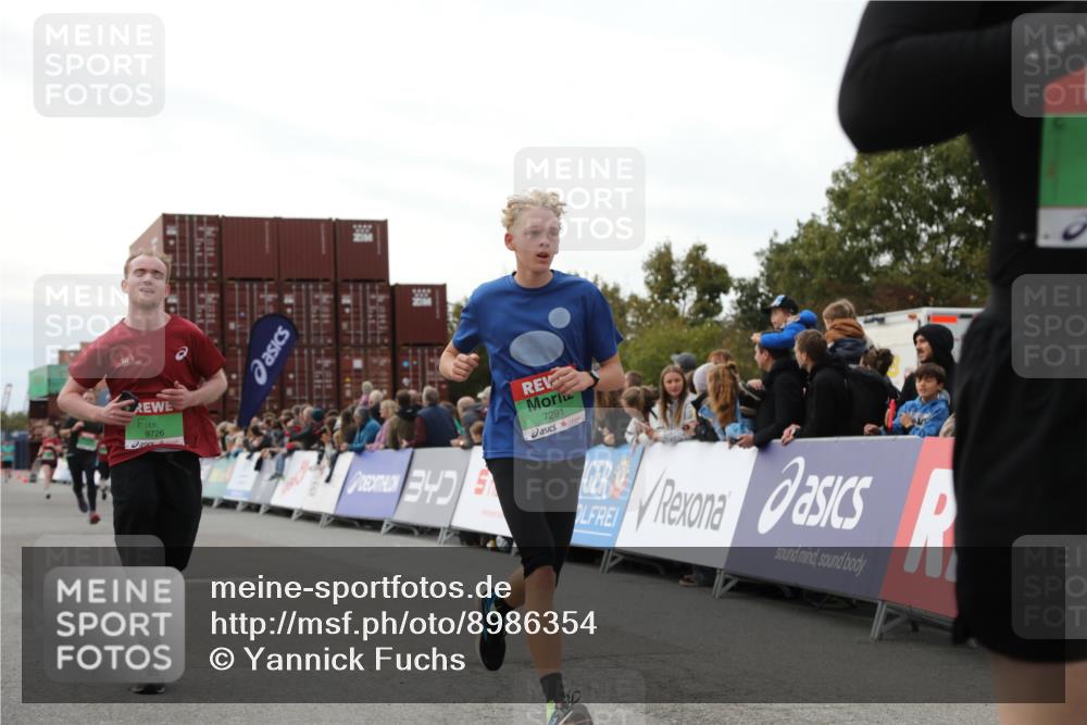 03.10.2025 - Köhlbrandbrückenlauf Yannick Fuchs http://msf.ph/oto/8986354 03.10.2025 16:11:12 Ziel 7291, 7363, 7515, 7591, 8059, 8592, 9067, 9068, 9218, 9710, 9726 meine-sportfotos.de