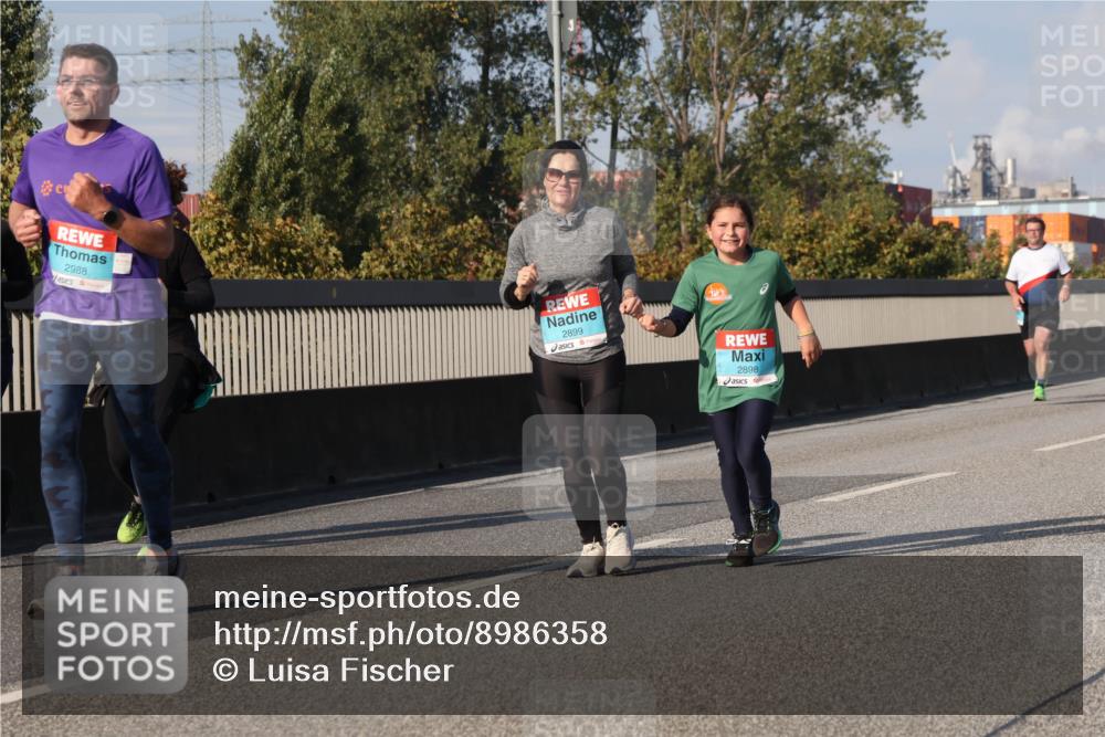 03.10.2025 - Köhlbrandbrückenlauf Luisa Fischer http://msf.ph/oto/8986358 03.10.2025 11:19:34 Position 3 2988, 2899, 2898 meine-sportfotos.de