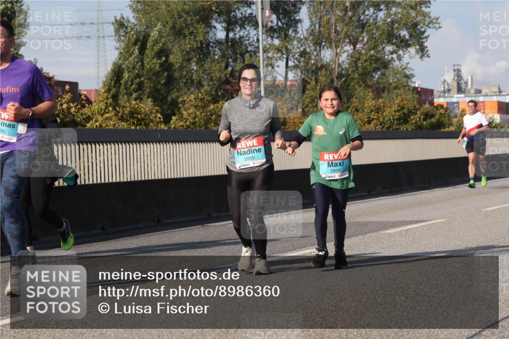03.10.2025 - Köhlbrandbrückenlauf Luisa Fischer http://msf.ph/oto/8986360 03.10.2025 11:19:34 Position 3 38, 2899, 2898 meine-sportfotos.de