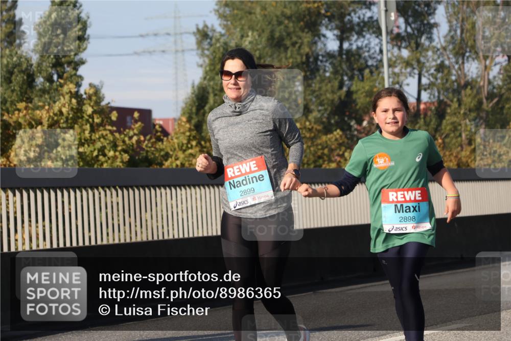 03.10.2025 - Köhlbrandbrückenlauf Luisa Fischer http://msf.ph/oto/8986365 03.10.2025 11:19:35 Position 3 2899, 2898 meine-sportfotos.de