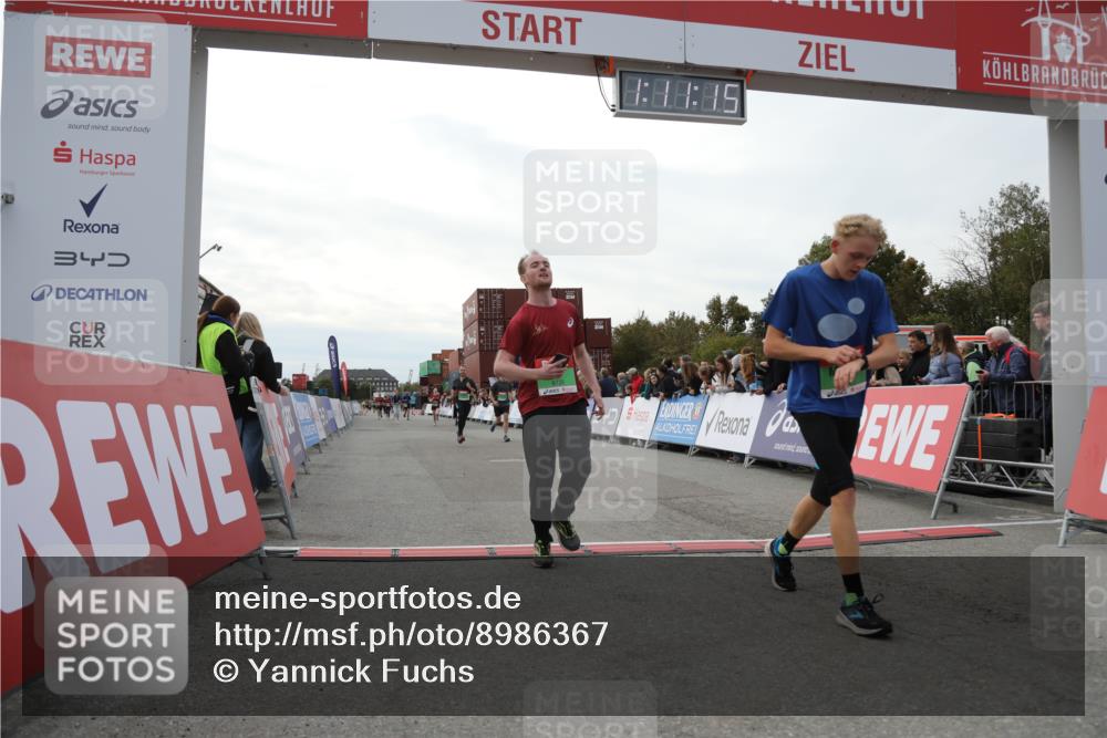 03.10.2025 - Köhlbrandbrückenlauf Yannick Fuchs http://msf.ph/oto/8986367 03.10.2025 16:11:13 Ziel 7291, 7515, 7591, 8059, 9067, 9068, 9218, 9710, 9726 meine-sportfotos.de