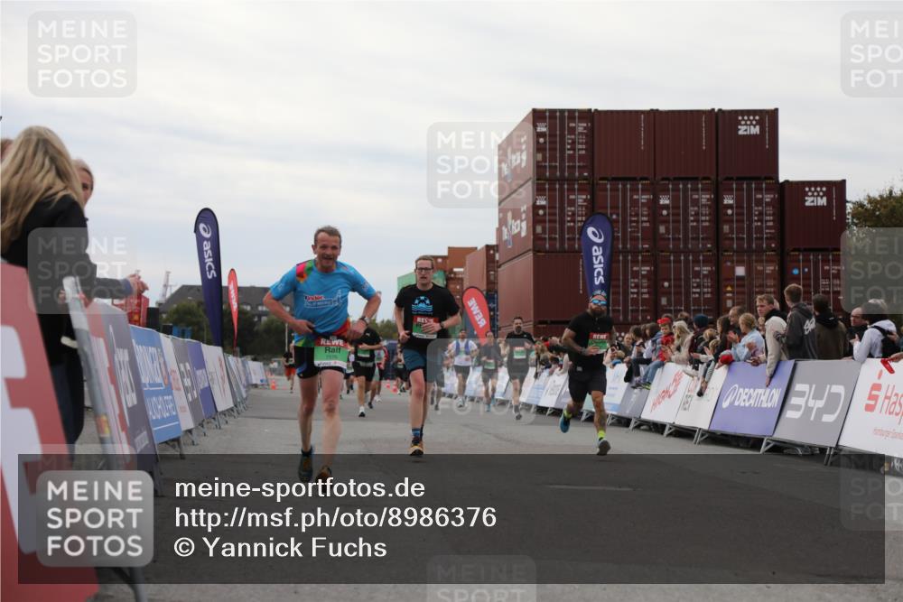 03.10.2025 - Köhlbrandbrückenlauf Yannick Fuchs http://msf.ph/oto/8986376 03.10.2025 15:58:43 Ziel 7017, 7081, 7117, 7176, 7182, 7737, 9086, 9187, 9582 meine-sportfotos.de