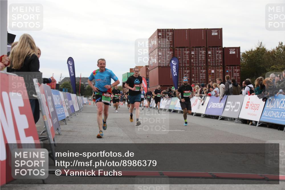 03.10.2025 - Köhlbrandbrückenlauf Yannick Fuchs http://msf.ph/oto/8986379 03.10.2025 15:58:43 Ziel 7017, 7081, 7117, 7176, 7182, 7737, 9086, 9187, 9582 meine-sportfotos.de