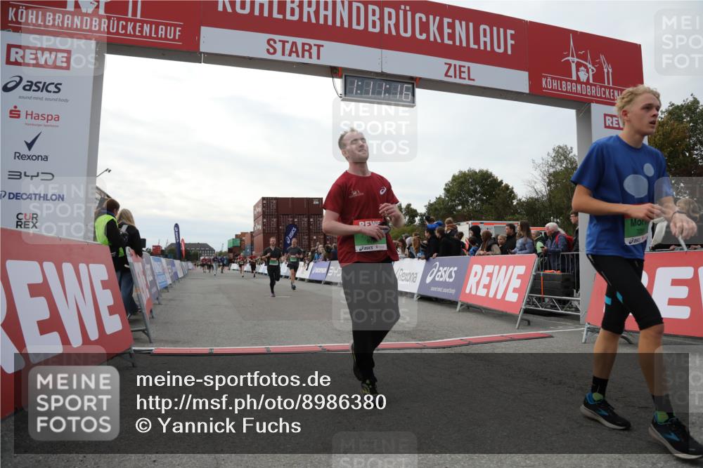 03.10.2025 - Köhlbrandbrückenlauf Yannick Fuchs http://msf.ph/oto/8986380 03.10.2025 16:11:14 Ziel 7291, 7515, 7591, 9067, 9068, 9218, 9710, 9726 meine-sportfotos.de