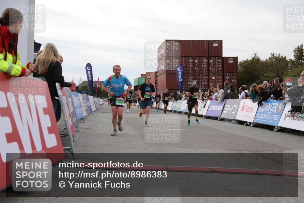 03.10.2025 - Köhlbrandbrückenlauf Yannick Fuchs http://msf.ph/oto/8986383 03.10.2025 15:58:43 Ziel 7017, 7081, 7117, 7176, 7182, 7737, 9086, 9187, 9582 meine-sportfotos.de