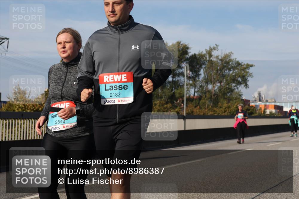 03.10.2025 - Köhlbrandbrückenlauf Luisa Fischer http://msf.ph/oto/8986387 03.10.2025 11:19:44 Position 3 7, 2548, 2182 meine-sportfotos.de