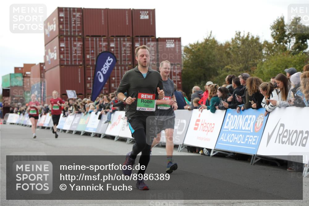 03.10.2025 - Köhlbrandbrückenlauf Yannick Fuchs http://msf.ph/oto/8986389 03.10.2025 16:11:15 Ziel 7291, 7515, 7591, 9067, 9068, 9218, 9597, 9726 meine-sportfotos.de