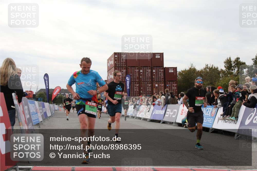03.10.2025 - Köhlbrandbrückenlauf Yannick Fuchs http://msf.ph/oto/8986395 03.10.2025 15:58:45 Ziel 7017, 7081, 7101, 7117, 7176, 7182, 7244, 7737, 9086, 9187, 9512, 9582 meine-sportfotos.de
