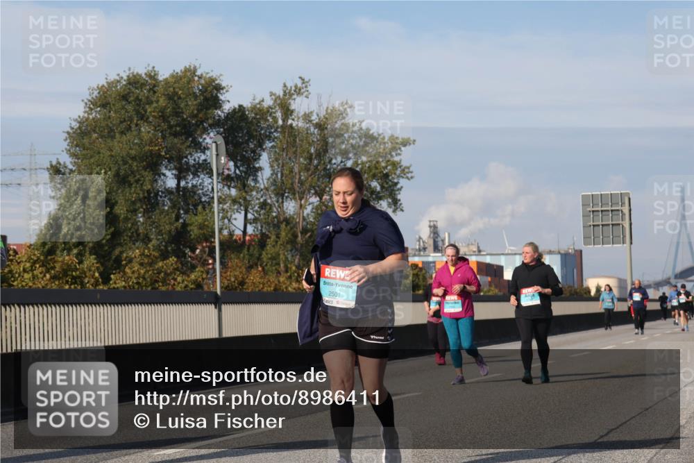 03.10.2025 - Köhlbrandbrückenlauf Luisa Fischer http://msf.ph/oto/8986411 03.10.2025 11:20:00 Position 3 2501 meine-sportfotos.de
