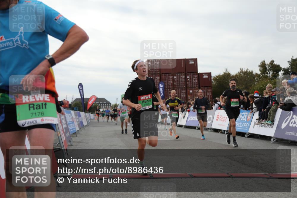03.10.2025 - Köhlbrandbrückenlauf Yannick Fuchs http://msf.ph/oto/8986436 03.10.2025 15:58:48 Ziel 7017, 7081, 7101, 7117, 7120, 7176, 7182, 7244, 7256, 7356, 7737, 9086, 9186, 9187, 9512, 9582 meine-sportfotos.de
