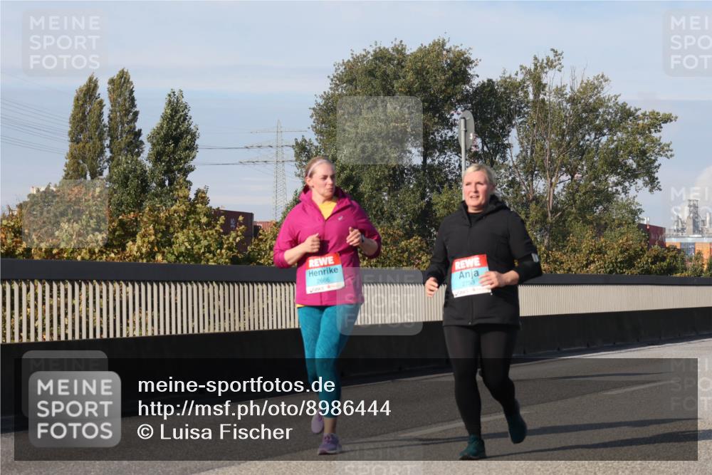 03.10.2025 - Köhlbrandbrückenlauf Luisa Fischer http://msf.ph/oto/8986444 03.10.2025 11:20:05 Position 3 2666, 2753 meine-sportfotos.de
