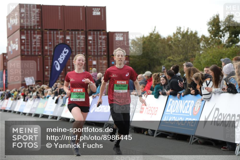 03.10.2025 - Köhlbrandbrückenlauf Yannick Fuchs http://msf.ph/oto/8986445 03.10.2025 16:11:19 Ziel 7472, 7515, 7591, 7765, 7895, 9067, 9068, 9597 meine-sportfotos.de