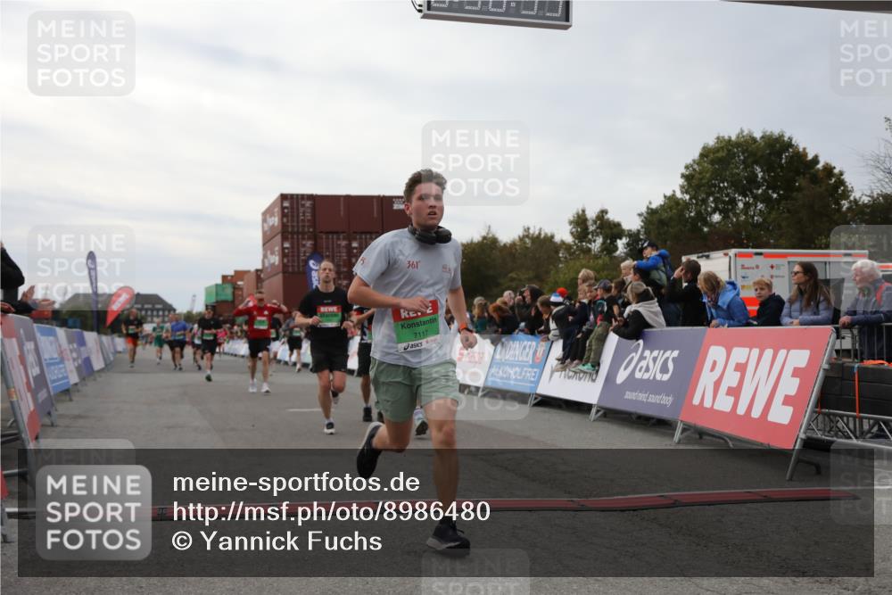 03.10.2025 - Köhlbrandbrückenlauf Yannick Fuchs http://msf.ph/oto/8986480 03.10.2025 15:58:51 Ziel 7081, 7086, 7101, 7117, 7120, 7182, 7238, 7244, 7256, 7356, 7737, 9086, 9186, 9187, 9195, 9196, 9197, 9398, 9512, 9750 meine-sportfotos.de