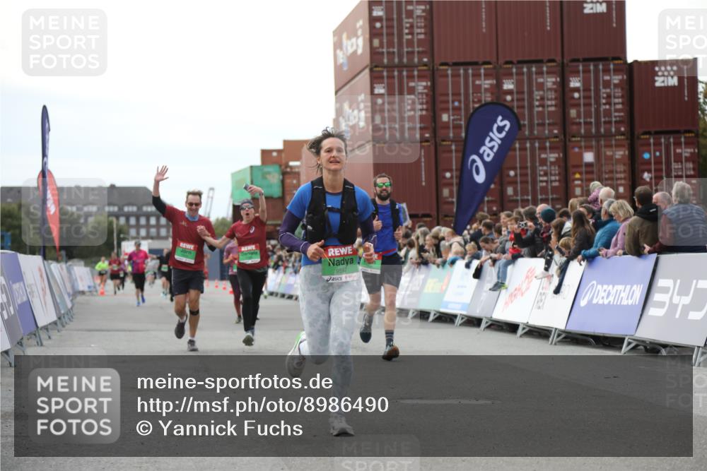 03.10.2025 - Köhlbrandbrückenlauf Yannick Fuchs http://msf.ph/oto/8986490 03.10.2025 16:11:22 Ziel 7350, 7373, 7472, 7765, 7895, 9067, 9068, 9597 meine-sportfotos.de