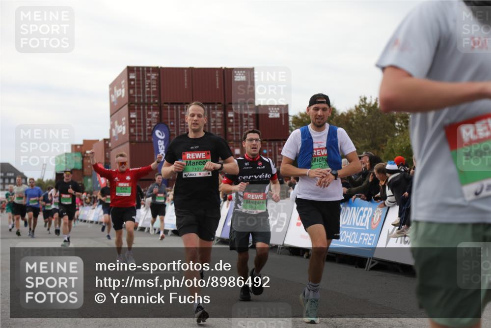 03.10.2025 - Köhlbrandbrückenlauf Yannick Fuchs http://msf.ph/oto/8986492 03.10.2025 15:58:52 Ziel 7081, 7086, 7101, 7117, 7120, 7182, 7238, 7244, 7256, 7356, 7737, 9086, 9186, 9187, 9195, 9196, 9197, 9398, 9512, 9750 meine-sportfotos.de