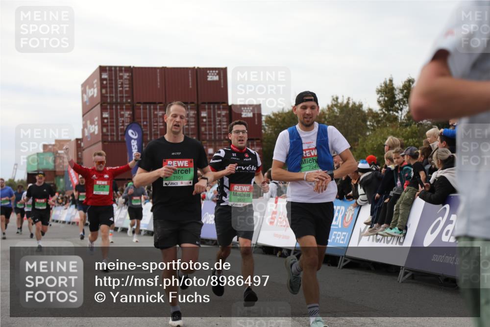 03.10.2025 - Köhlbrandbrückenlauf Yannick Fuchs http://msf.ph/oto/8986497 03.10.2025 15:58:52 Ziel 7081, 7086, 7101, 7117, 7120, 7182, 7238, 7244, 7256, 7356, 7737, 9086, 9186, 9187, 9195, 9196, 9197, 9398, 9512, 9750 meine-sportfotos.de