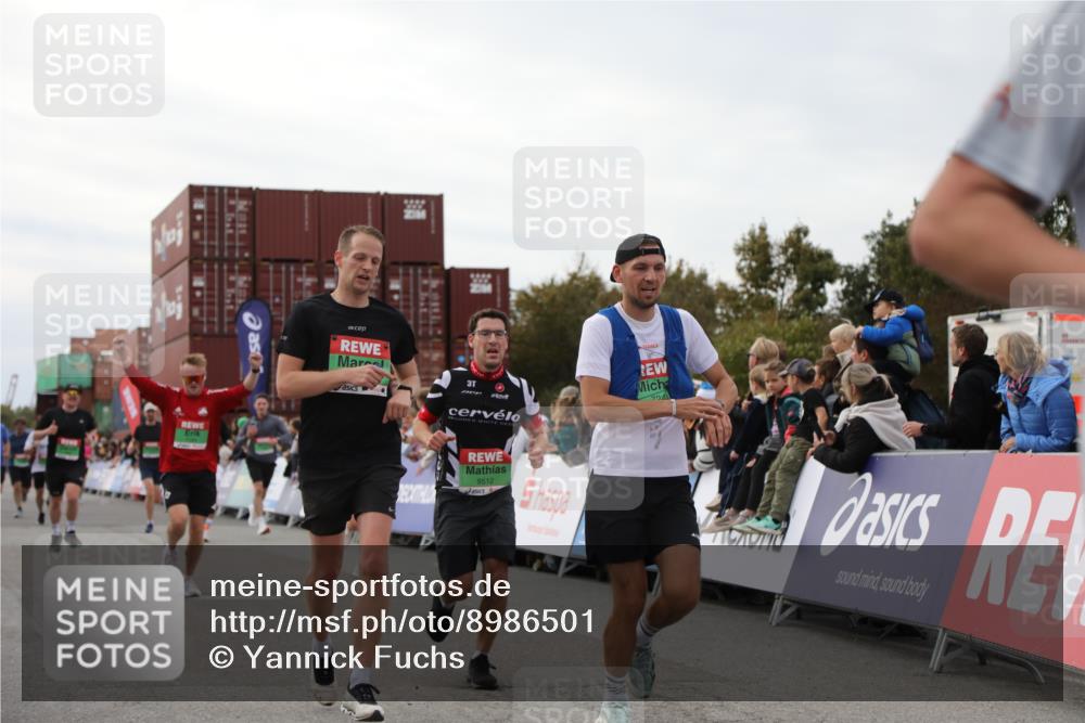 03.10.2025 - Köhlbrandbrückenlauf Yannick Fuchs http://msf.ph/oto/8986501 03.10.2025 15:58:52 Ziel 7081, 7086, 7101, 7117, 7120, 7182, 7238, 7244, 7256, 7356, 7737, 9086, 9186, 9187, 9195, 9196, 9197, 9398, 9512, 9750 meine-sportfotos.de