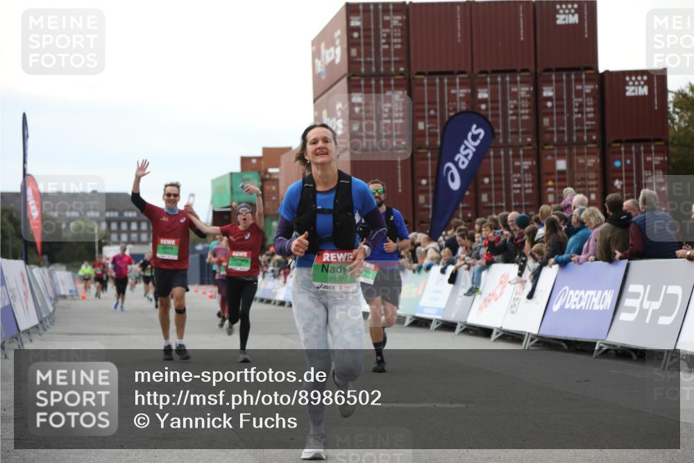 03.10.2025 - Köhlbrandbrückenlauf Yannick Fuchs http://msf.ph/oto/8986502 03.10.2025 16:11:22 Ziel 7350, 7373, 7472, 7765, 7895, 9067, 9068, 9597 meine-sportfotos.de