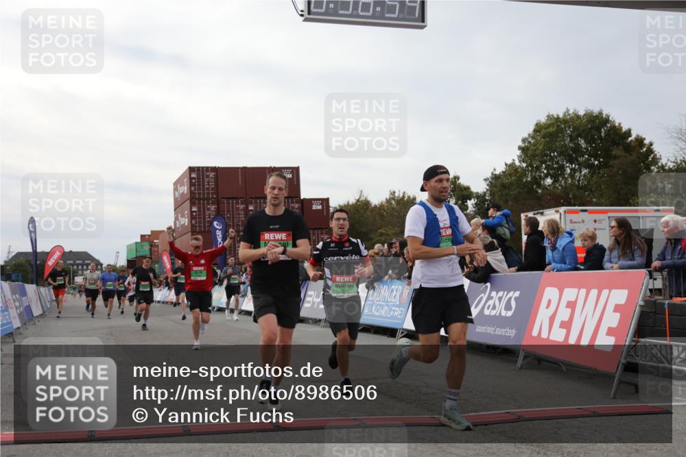 03.10.2025 - Köhlbrandbrückenlauf Yannick Fuchs http://msf.ph/oto/8986506 03.10.2025 15:58:52 Ziel 7081, 7086, 7101, 7117, 7120, 7182, 7238, 7244, 7256, 7356, 7737, 9086, 9186, 9187, 9195, 9196, 9197, 9398, 9512, 9750 meine-sportfotos.de