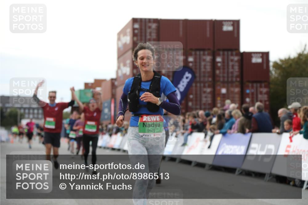 03.10.2025 - Köhlbrandbrückenlauf Yannick Fuchs http://msf.ph/oto/8986513 03.10.2025 16:11:23 Ziel 7350, 7373, 7472, 7765, 7895, 9067, 9068, 9597 meine-sportfotos.de