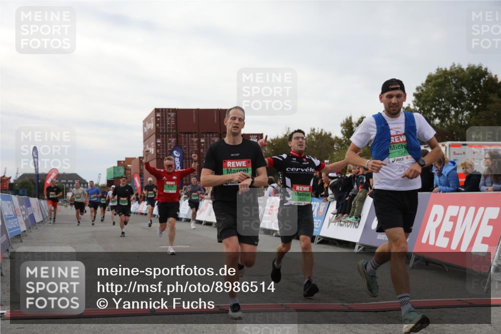 03.10.2025 - Köhlbrandbrückenlauf Yannick Fuchs http://msf.ph/oto/8986514 03.10.2025 15:58:53 Ziel 7081, 7086, 7101, 7109, 7117, 7120, 7182, 7238, 7244, 7256, 7356, 7737, 9086, 9186, 9195, 9196, 9197, 9398, 9512, 9750 meine-sportfotos.de