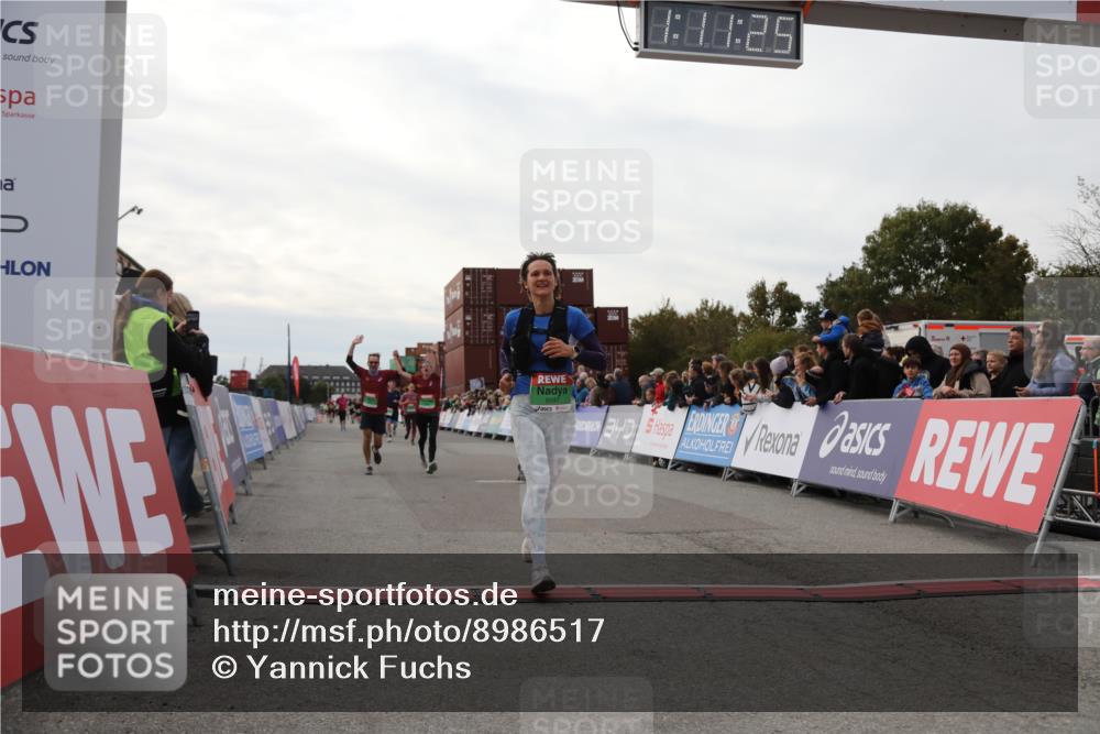 03.10.2025 - Köhlbrandbrückenlauf Yannick Fuchs http://msf.ph/oto/8986517 03.10.2025 16:11:24 Ziel 7350, 7373, 7472, 7765, 7895, 9067, 9068, 9597 meine-sportfotos.de