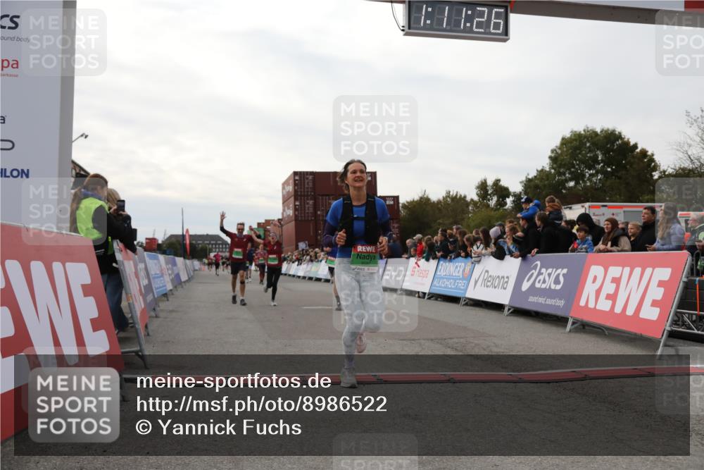 03.10.2025 - Köhlbrandbrückenlauf Yannick Fuchs http://msf.ph/oto/8986522 03.10.2025 16:11:24 Ziel 7350, 7373, 7472, 7765, 7895, 9067, 9068, 9597 meine-sportfotos.de