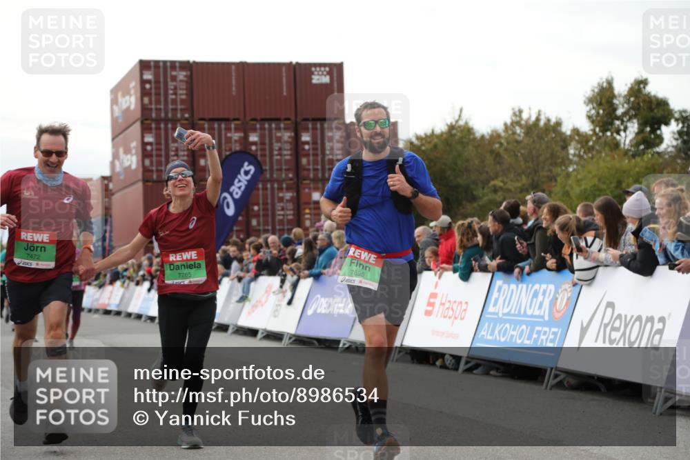 03.10.2025 - Köhlbrandbrückenlauf Yannick Fuchs http://msf.ph/oto/8986534 03.10.2025 16:11:25 Ziel 7350, 7373, 7472, 7488, 7765, 7895, 9597 meine-sportfotos.de