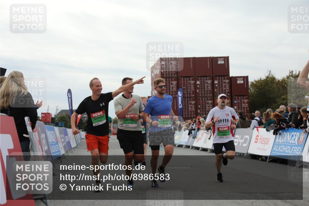 03.10.2025 - Köhlbrandbrückenlauf Yannick Fuchs http://msf.ph/oto/8986583 03.10.2025 15:58:57 Ziel 7086, 7109, 7120, 7238, 7256, 7356, 9186, 9195, 9196, 9197, 9370, 9398, 9750 meine-sportfotos.de