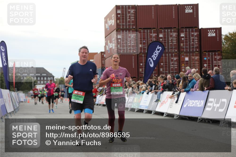 03.10.2025 - Köhlbrandbrückenlauf Yannick Fuchs http://msf.ph/oto/8986595 03.10.2025 16:11:28 Ziel 7350, 7373, 7407, 7467, 7472, 7488, 7765, 7895, 8938 meine-sportfotos.de
