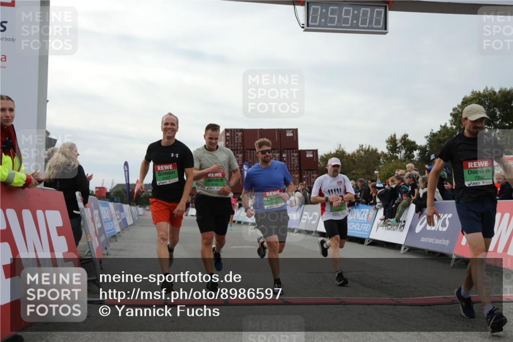 03.10.2025 - Köhlbrandbrückenlauf Yannick Fuchs http://msf.ph/oto/8986597 03.10.2025 15:58:58 Ziel 7086, 7109, 7120, 7238, 7256, 7356, 9186, 9195, 9196, 9197, 9370, 9398, 9750 meine-sportfotos.de