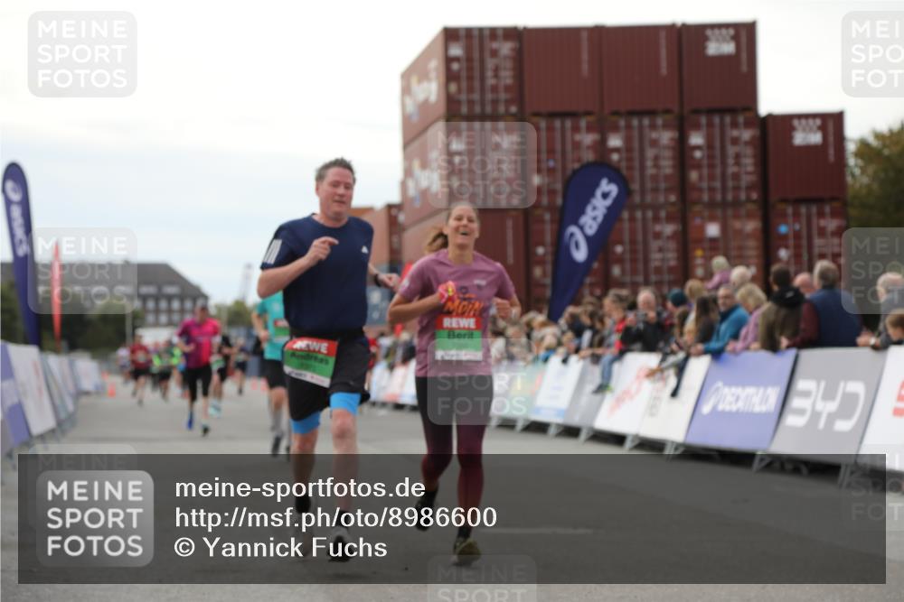 03.10.2025 - Köhlbrandbrückenlauf Yannick Fuchs http://msf.ph/oto/8986600 03.10.2025 16:11:28 Ziel 7350, 7373, 7407, 7467, 7472, 7488, 7765, 7895, 8938 meine-sportfotos.de