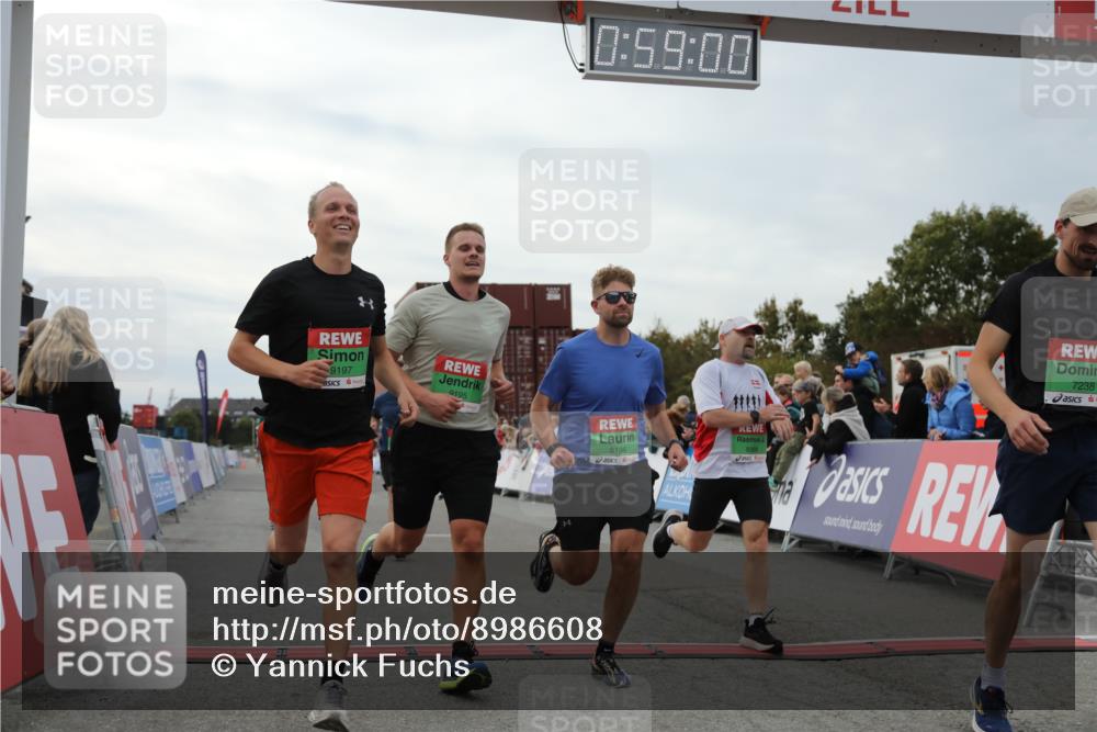 03.10.2025 - Köhlbrandbrückenlauf Yannick Fuchs http://msf.ph/oto/8986608 03.10.2025 15:58:58 Ziel 7086, 7109, 7120, 7238, 7256, 7356, 9186, 9195, 9196, 9197, 9370, 9398, 9750 meine-sportfotos.de
