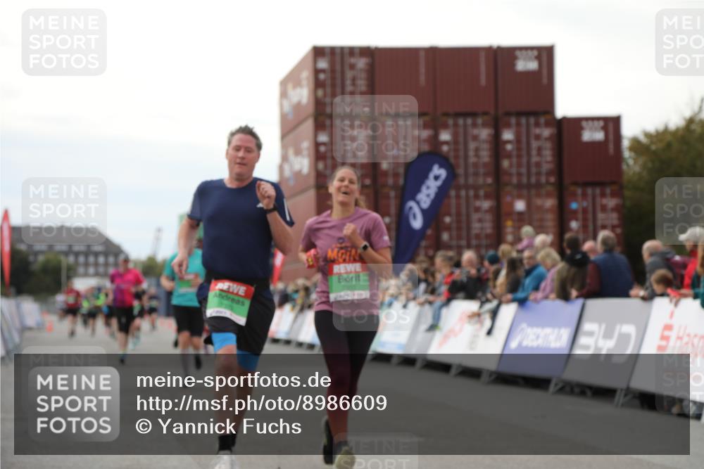 03.10.2025 - Köhlbrandbrückenlauf Yannick Fuchs http://msf.ph/oto/8986609 03.10.2025 16:11:29 Ziel 7350, 7373, 7407, 7467, 7472, 7488, 7765, 7895, 8938 meine-sportfotos.de