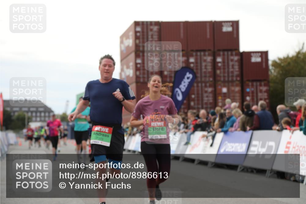 03.10.2025 - Köhlbrandbrückenlauf Yannick Fuchs http://msf.ph/oto/8986613 03.10.2025 16:11:29 Ziel 7350, 7373, 7407, 7467, 7472, 7488, 7765, 7895, 8938 meine-sportfotos.de